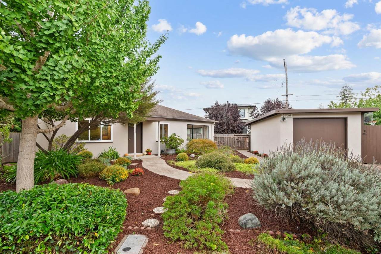 3136 Genevieve Ct - Photo 1