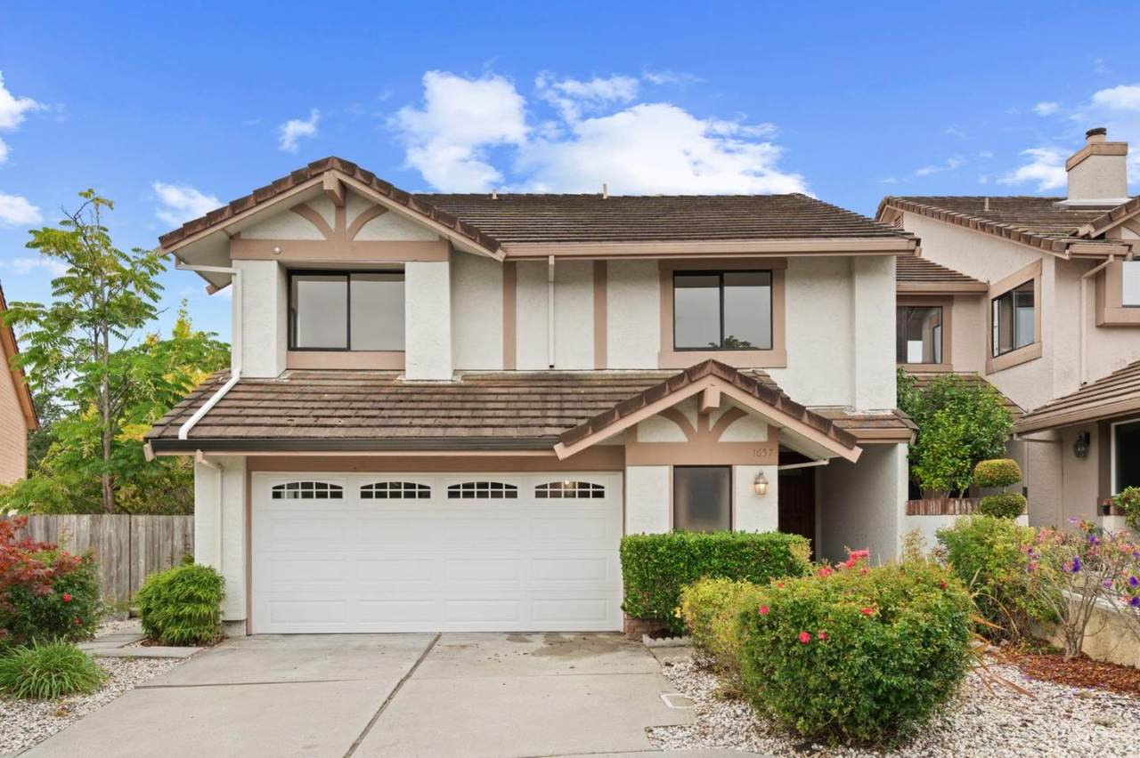 1657 Sugarloaf Dr - Photo 1