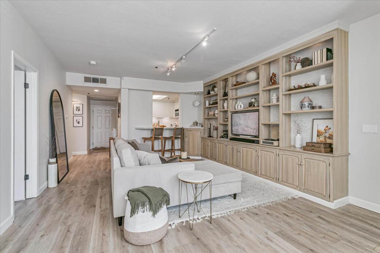 411 Park Ave 106 - Photo 1