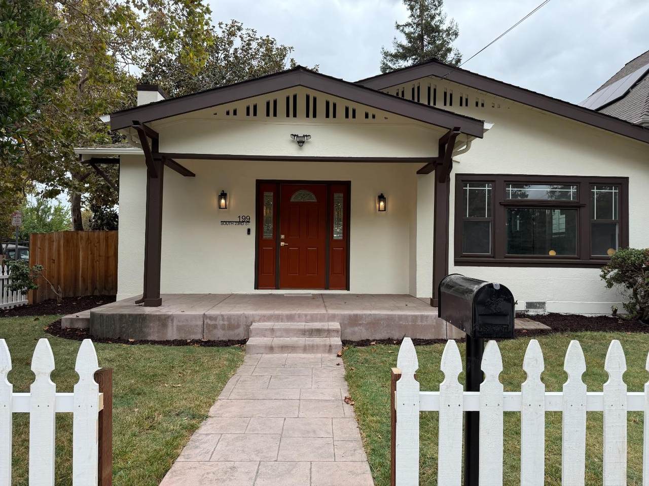 199 23rd St - Photo 1