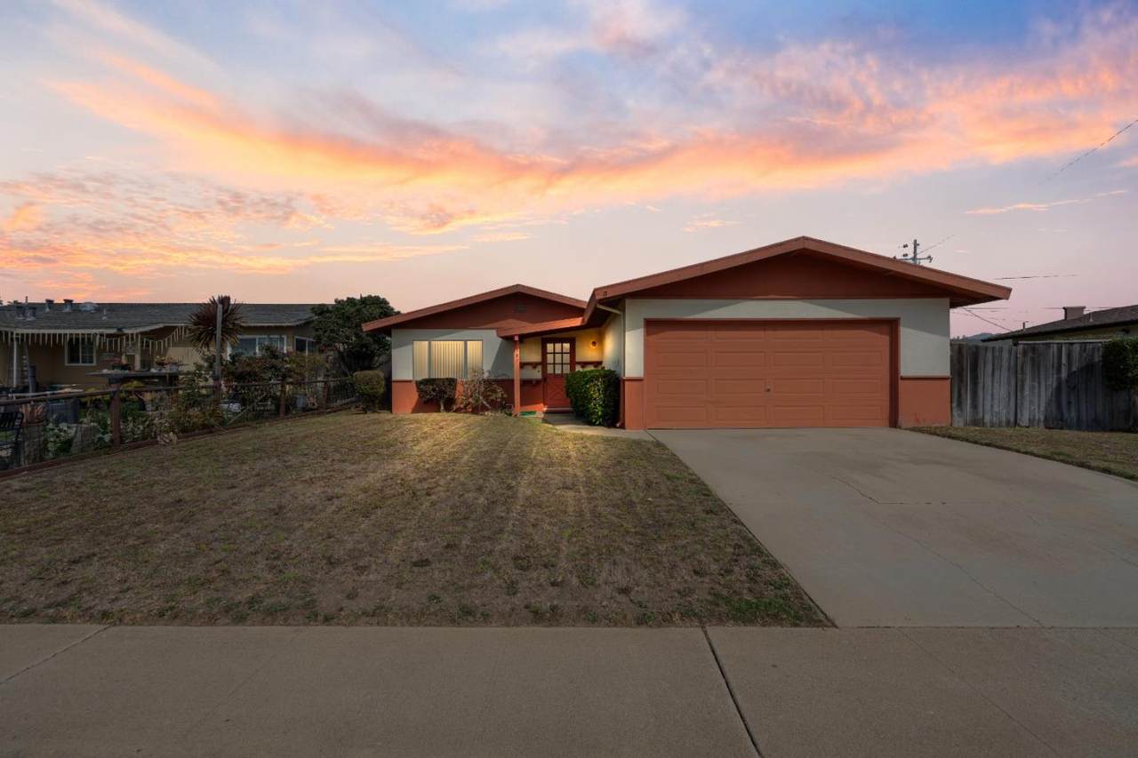 587 Mariposa St - Photo 1