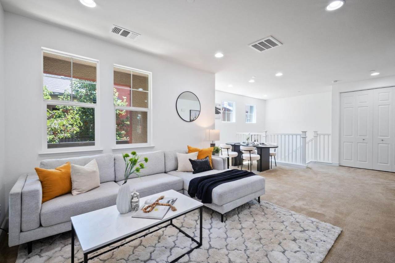 1368 Neleigh Pl - Photo 1