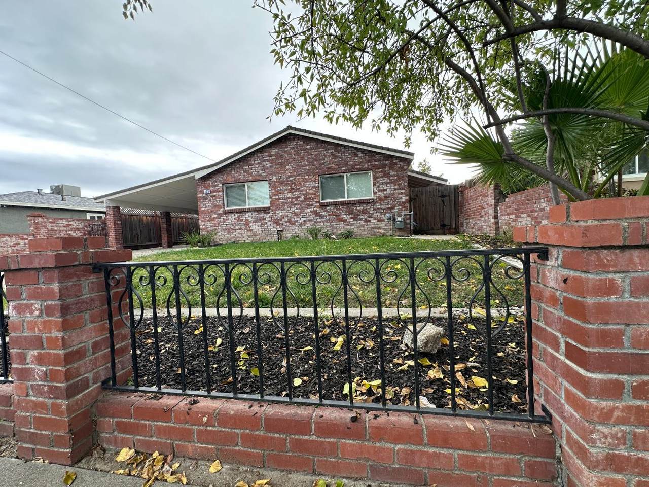 130 21st St - Photo 1