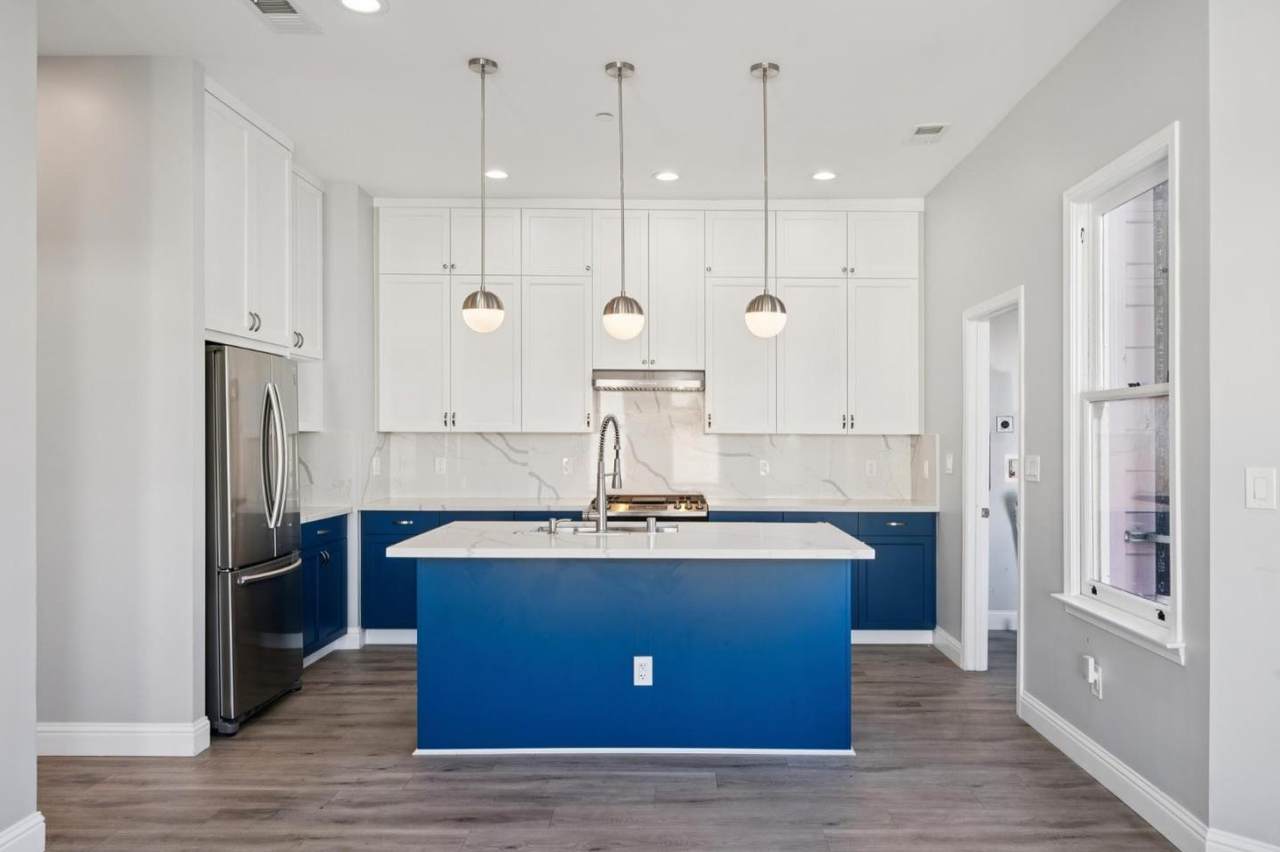 3002 26th St - Photo 1