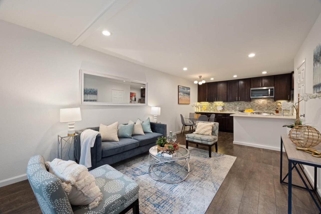 385 Mandarin Dr 5 - Photo 1