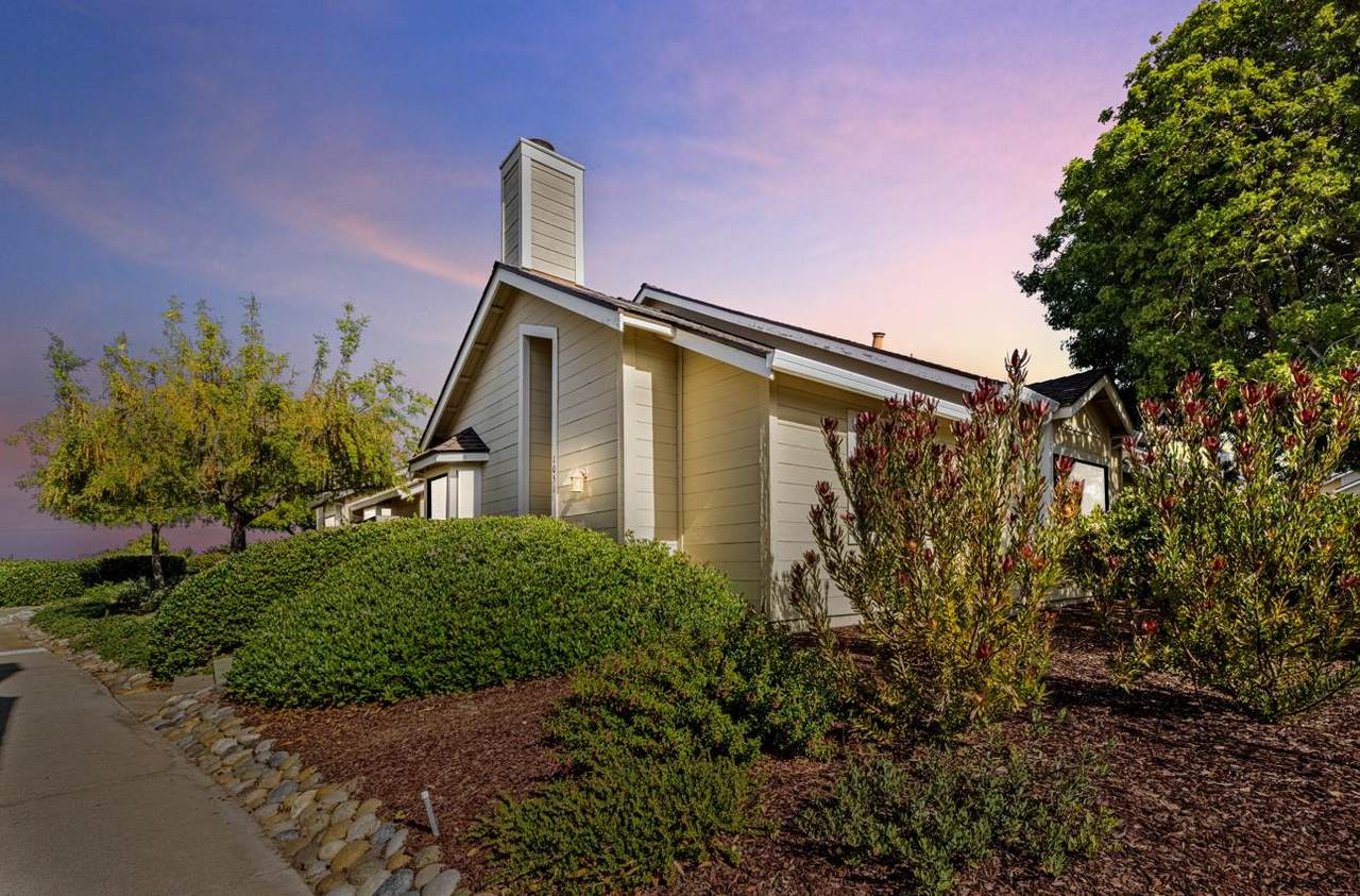 1051 Olympic Ln - Photo 1