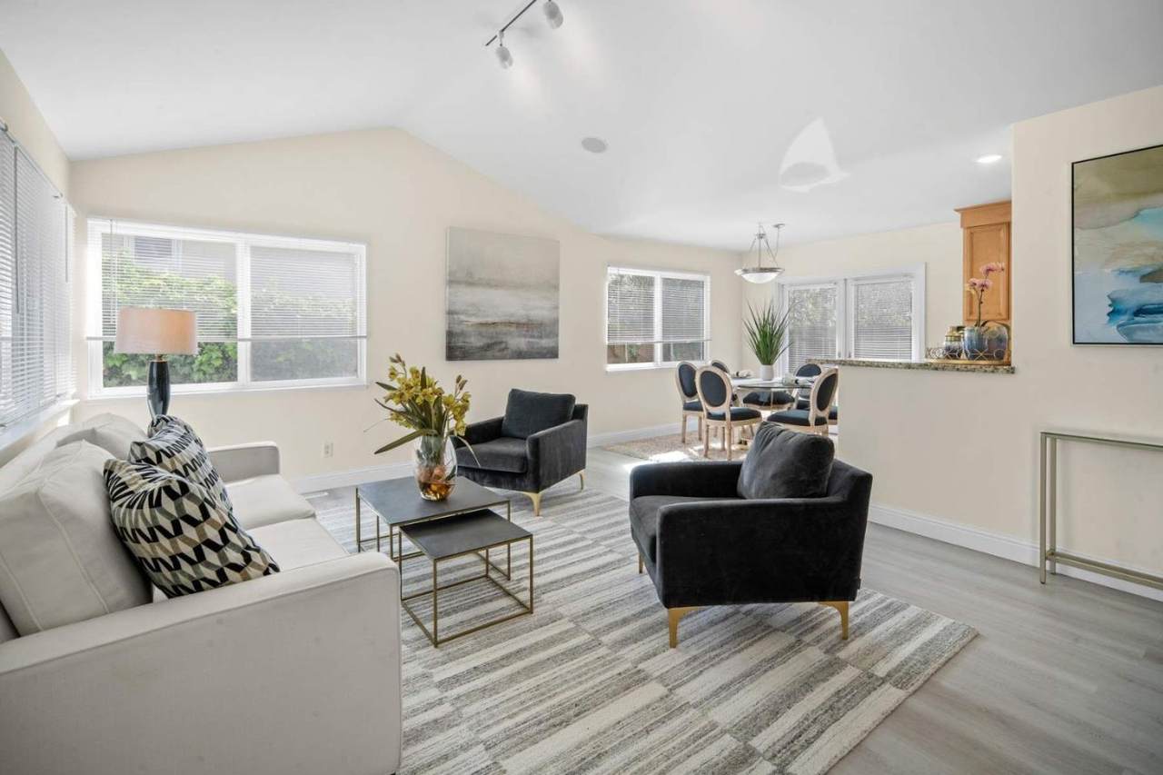 1109 Mcclellan Ave - Photo 1