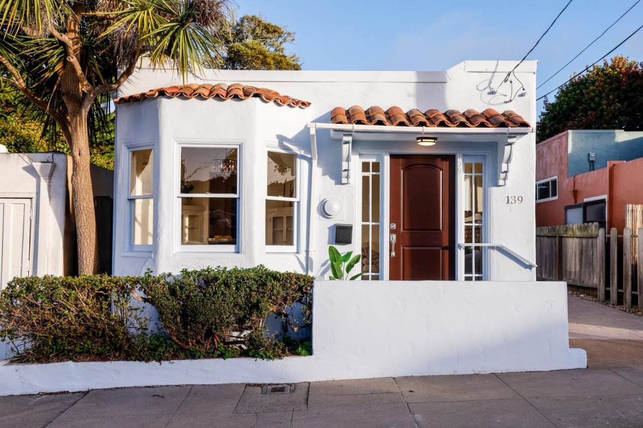 139 Carmel Ave - Photo 1