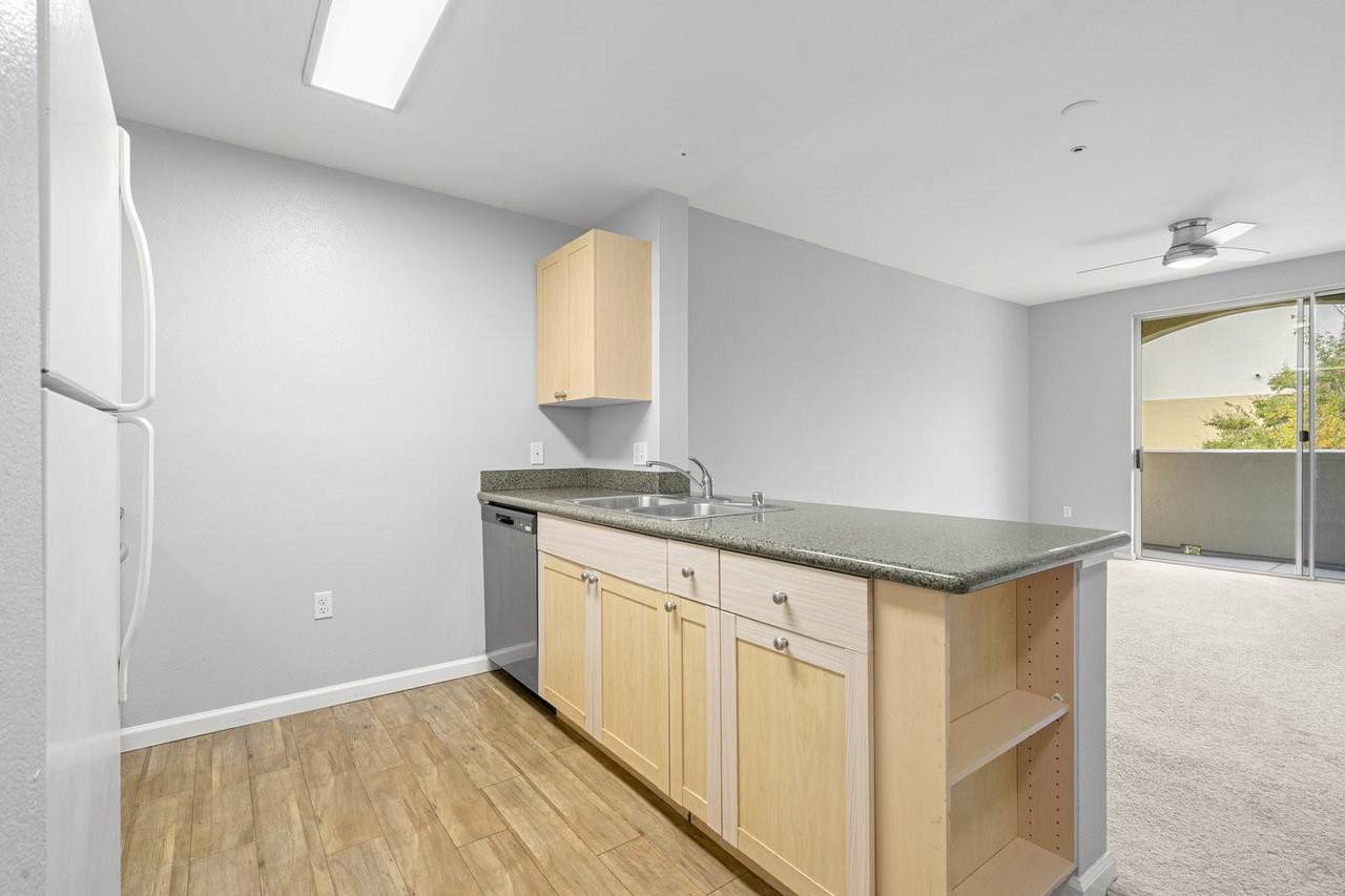 1550 Technology Dr 4090 - Photo 1