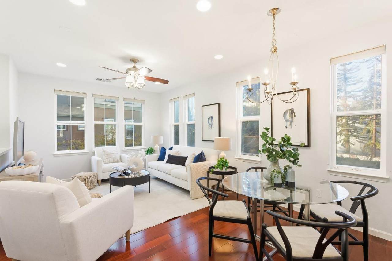 203 Peppermint Tree Ter 8 - Photo 1