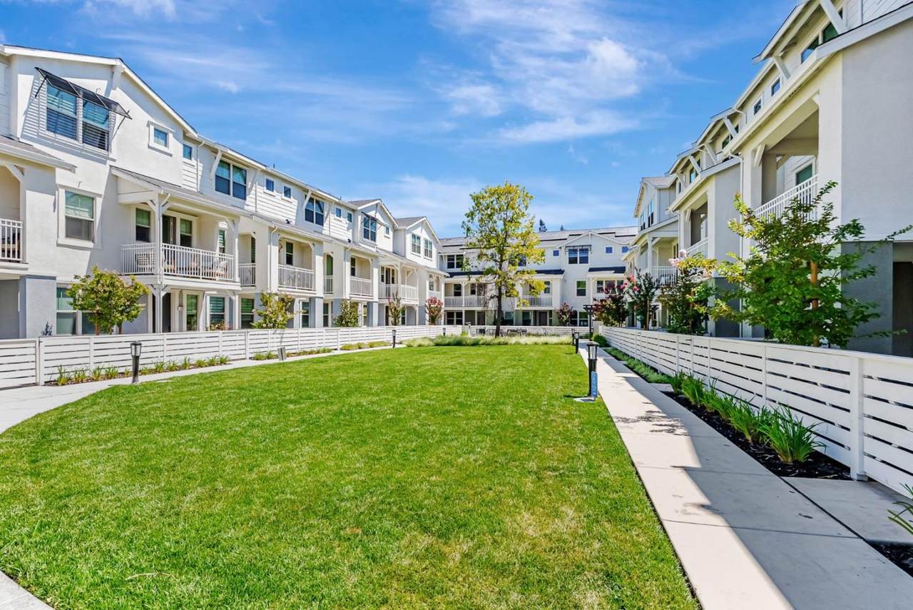 178 Oak Cir - Photo 1