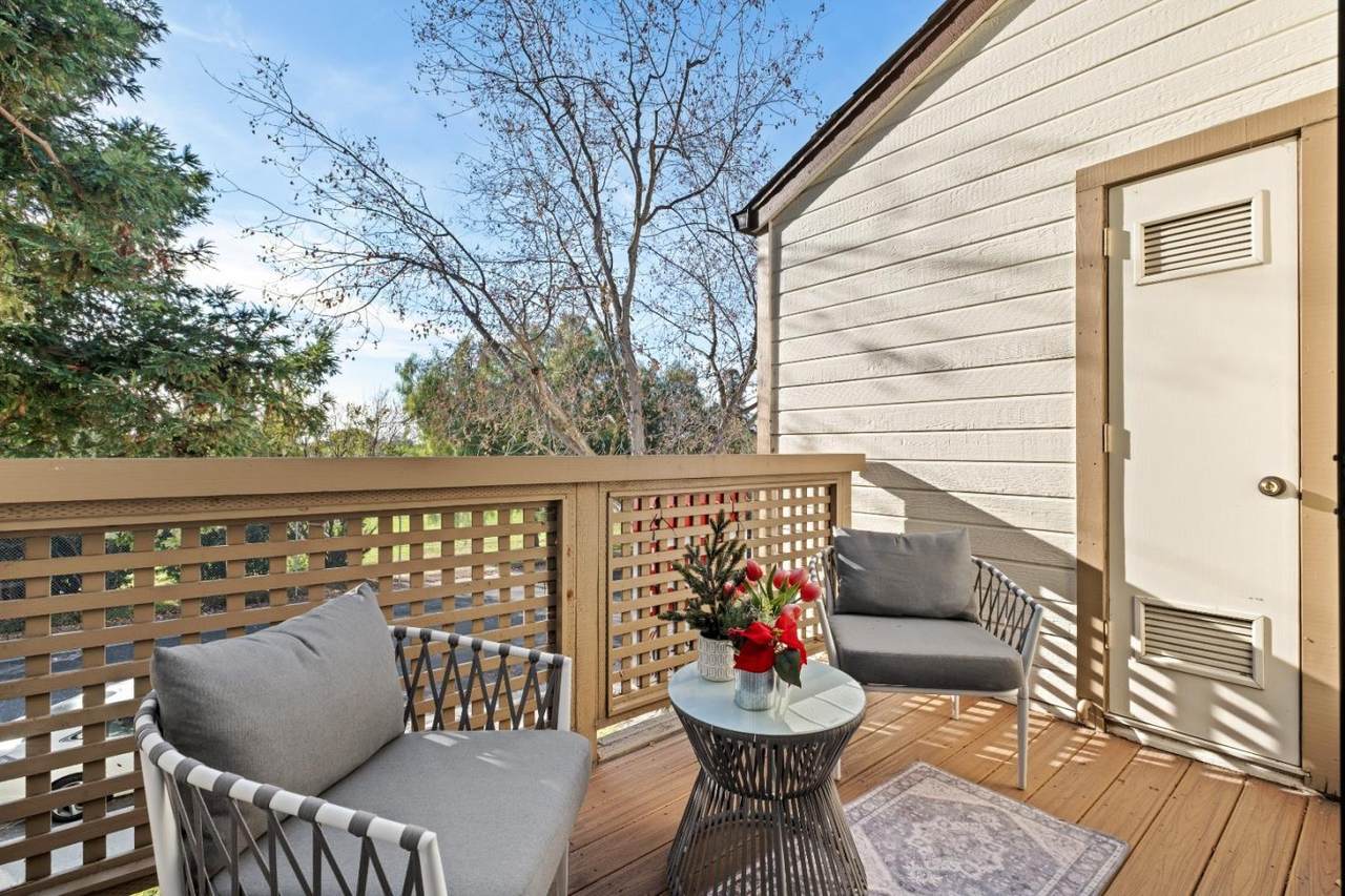 1309 Fairway Entrance Dr - Photo 1