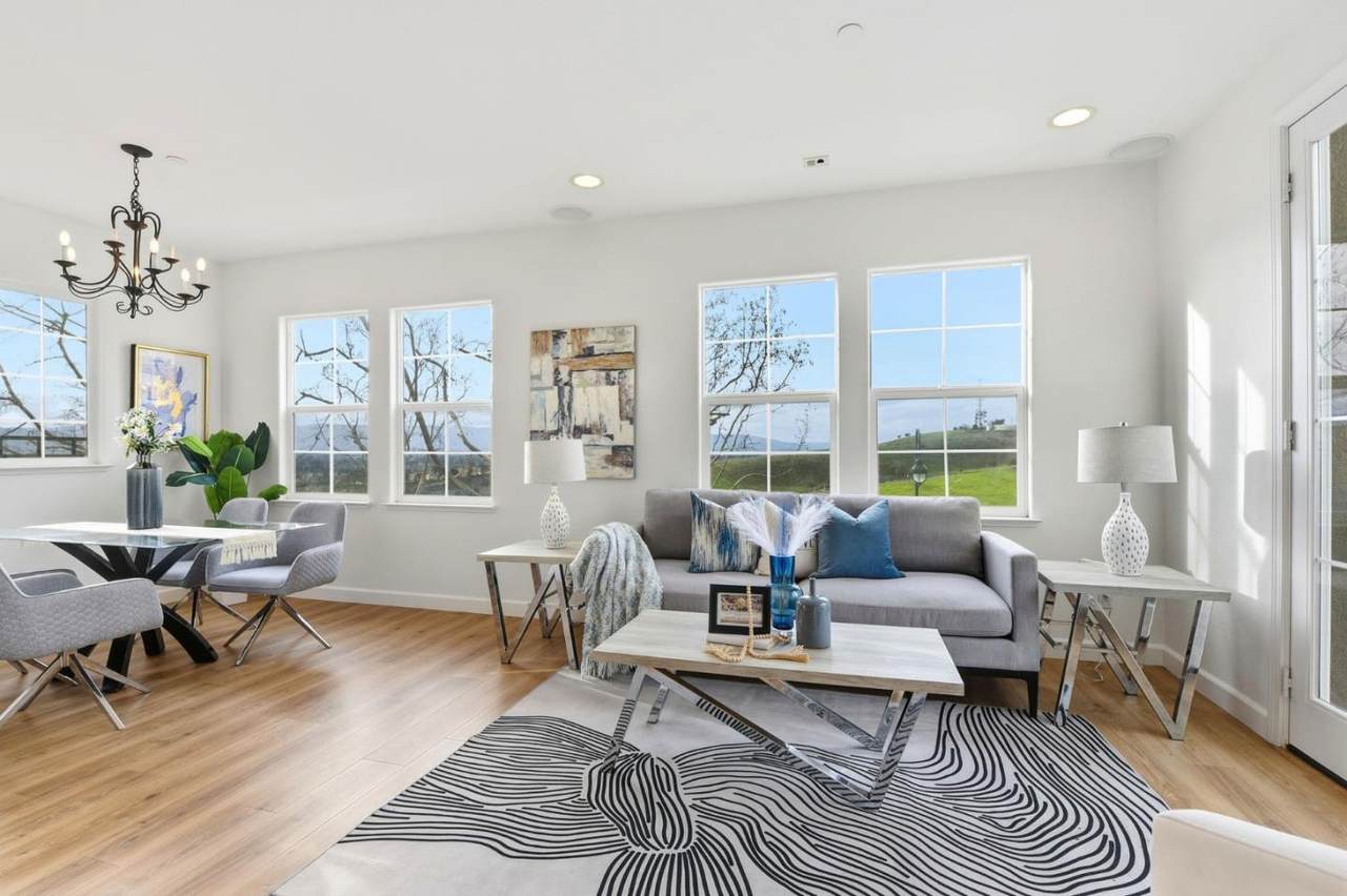 548 Adeline Ave - Photo 1