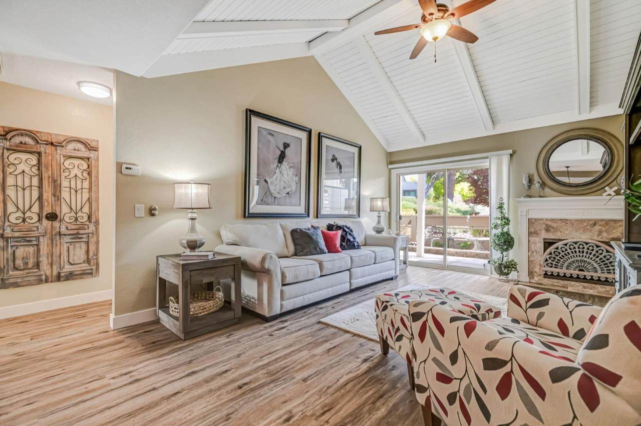 6094 Montgomery Ct - Photo 1