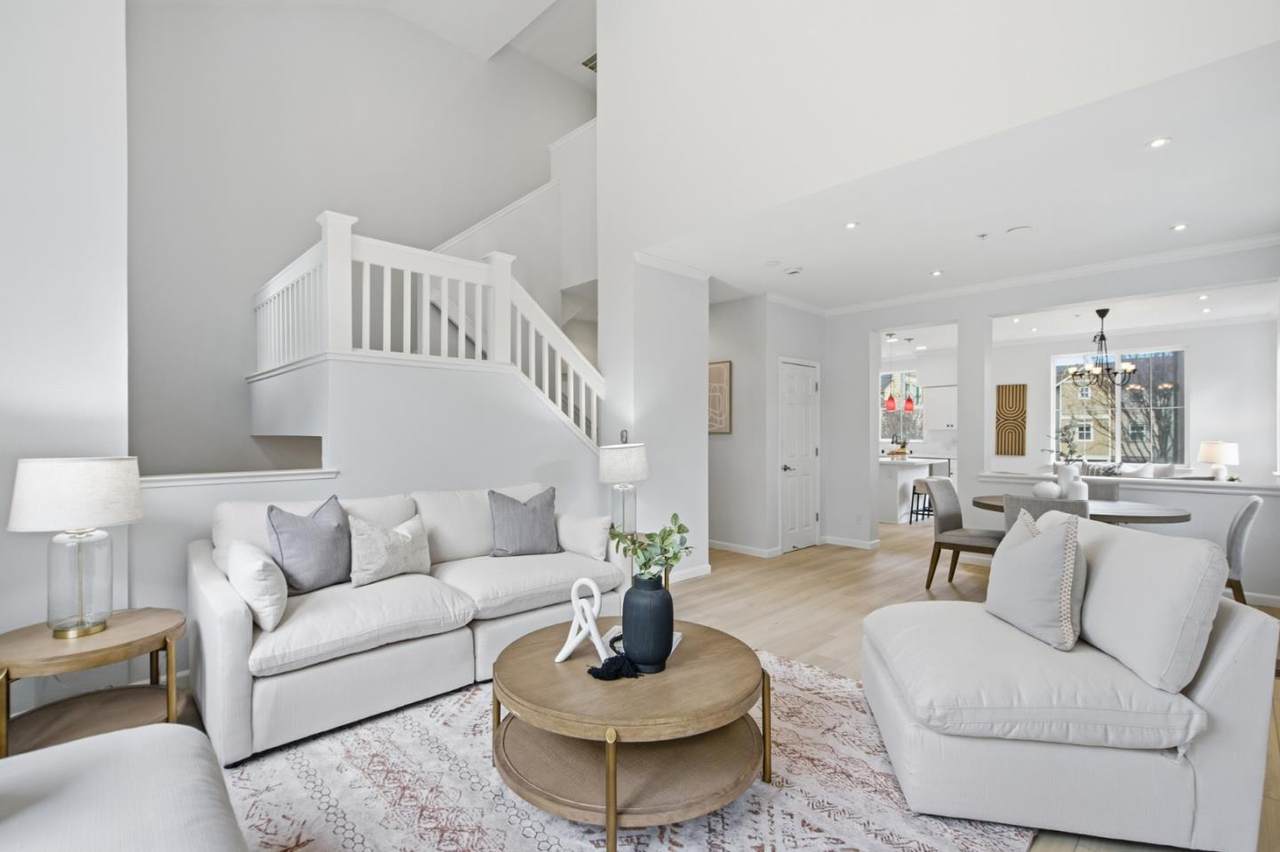 1035 Fuller Ter - Photo 1