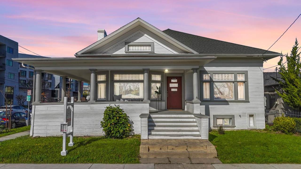 305 Empire St - Photo 1