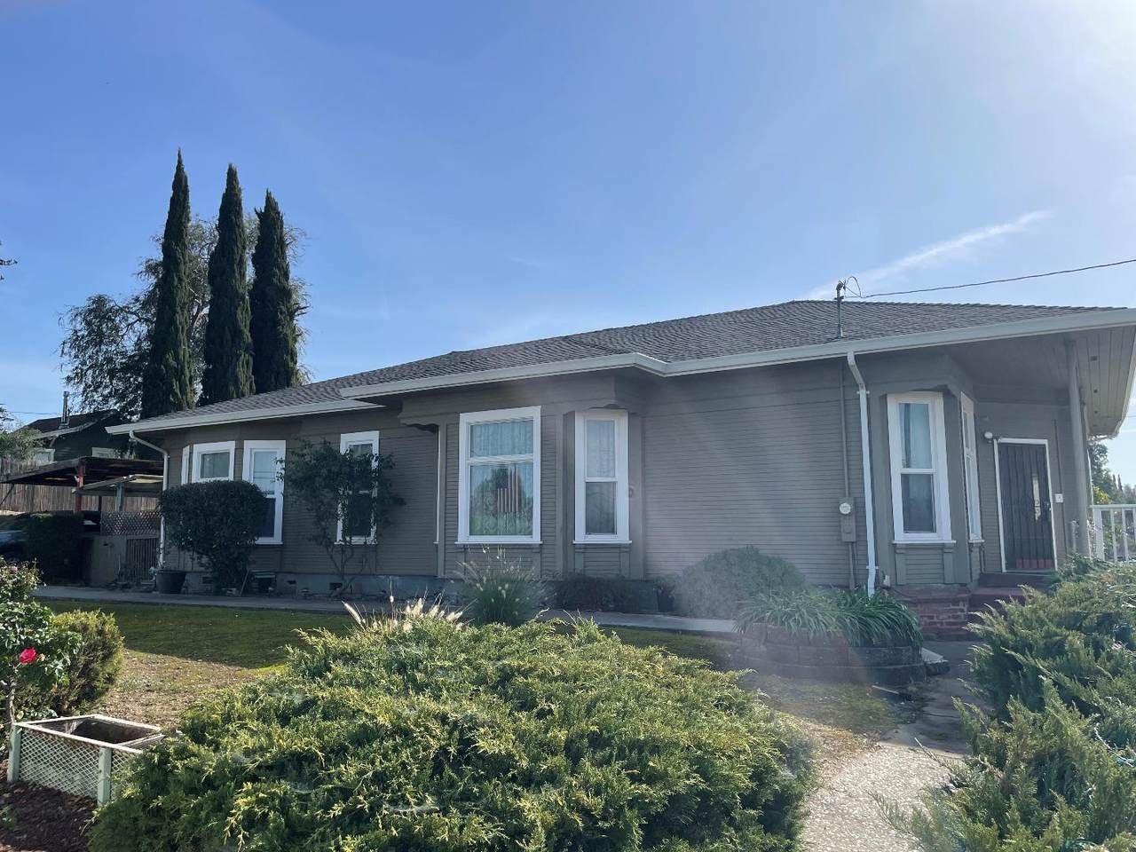 1471 Hillcrest Rd - Photo 1