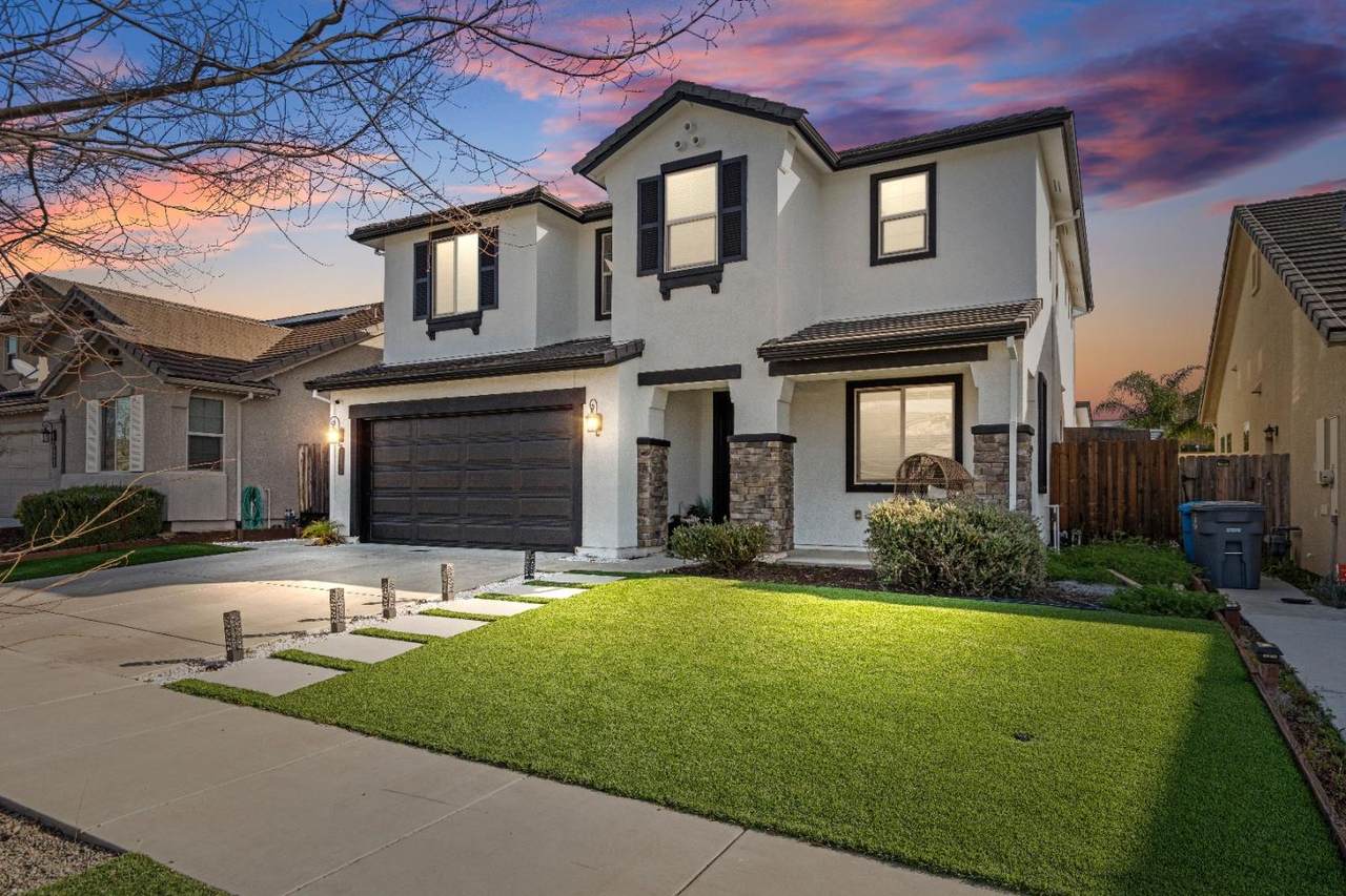 1657 Santana Ranch Dr - Photo 1