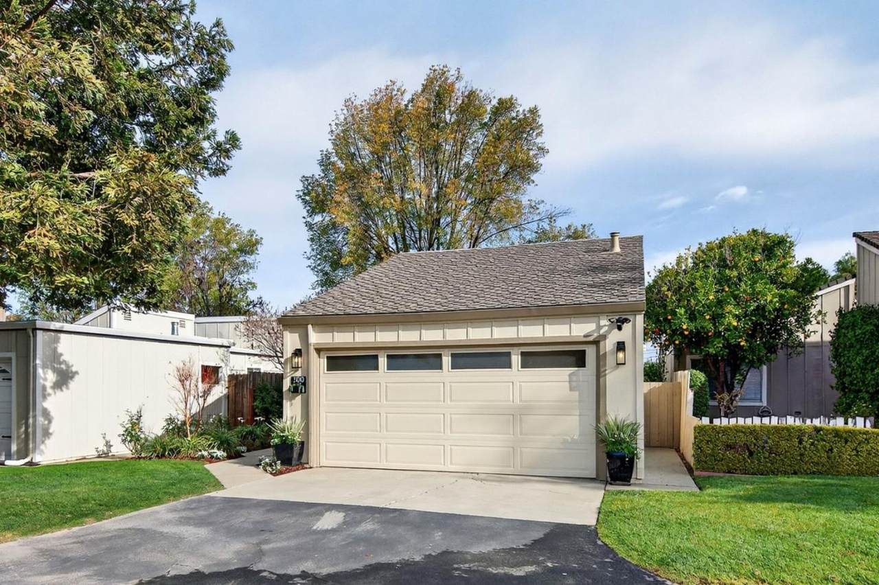 300 Ridgemark Dr - Photo 1