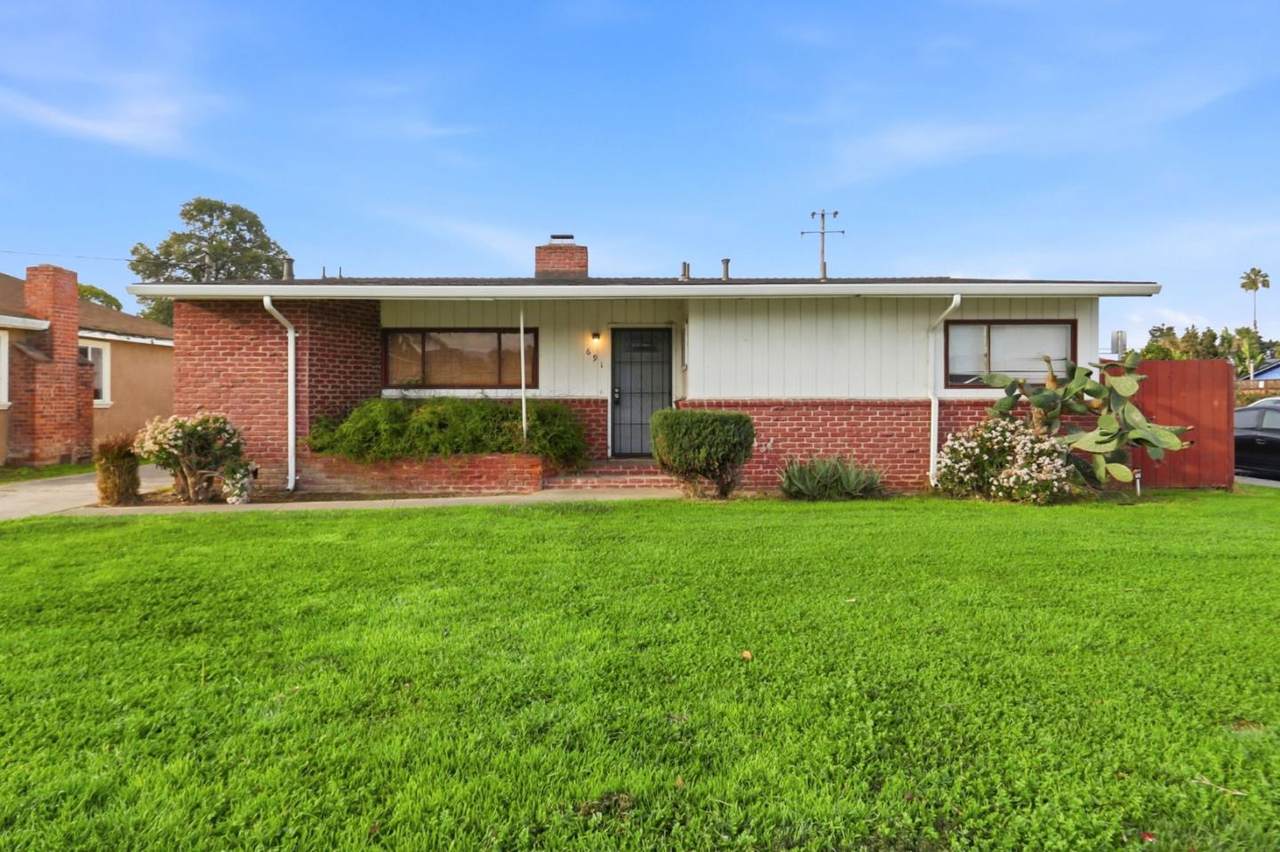 691 Lotus St - Photo 1