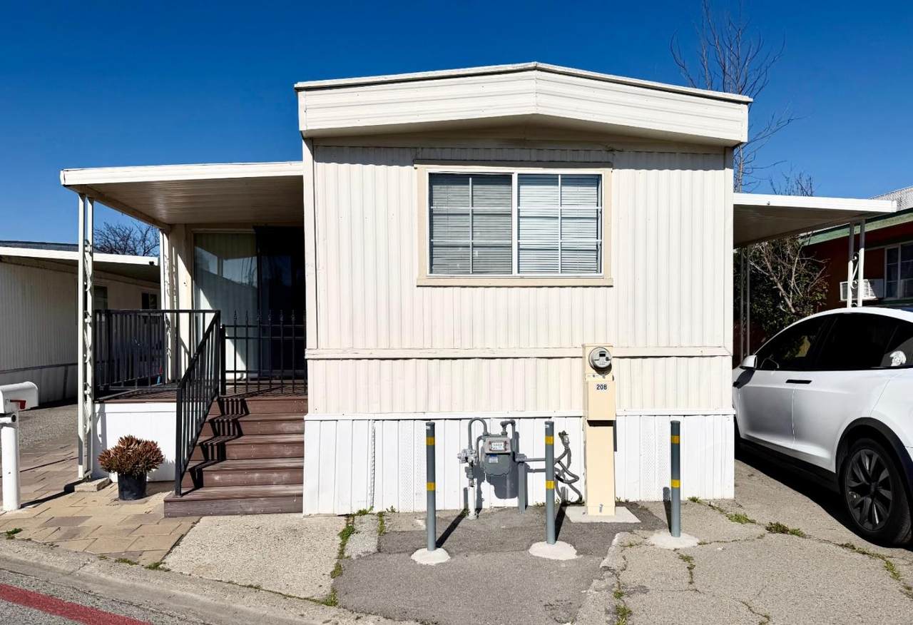 411 Lewis Rd 208 - Photo 1