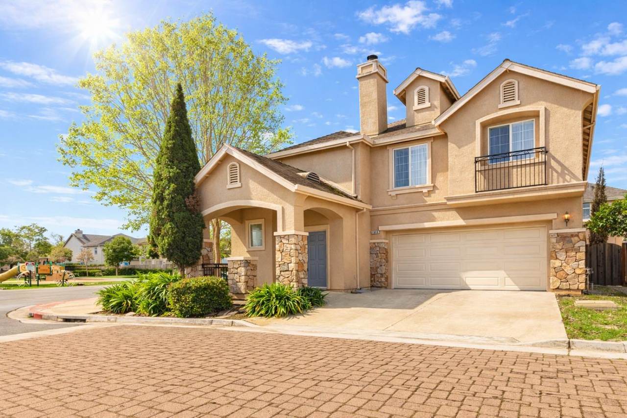 1849 Bradbury St - Photo 1