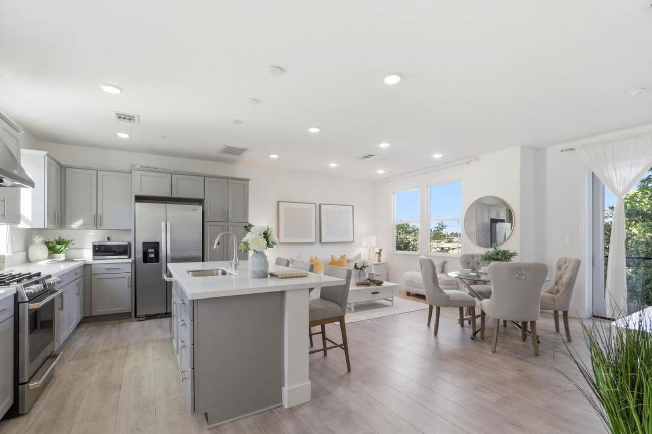 910 Duane Ave 5 - Photo 1