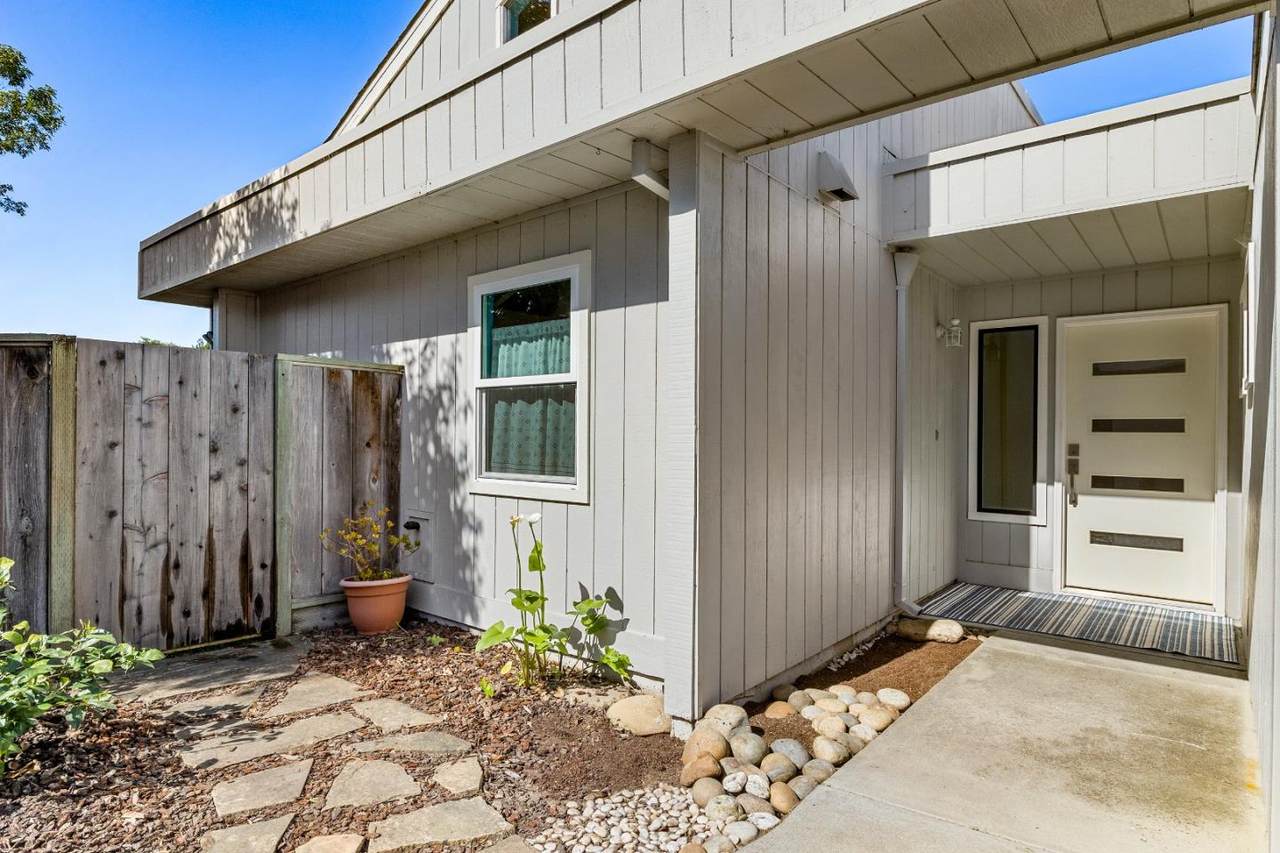 710 Freeman Ct - Photo 1