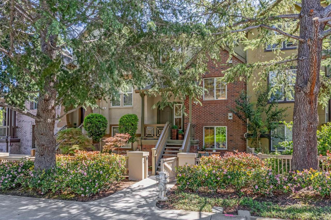 30 Royal Oak Ct - Photo 1