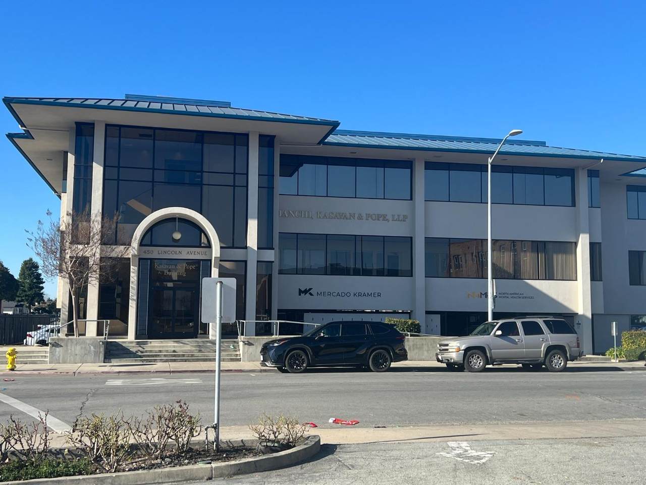 450 Lincoln Ave - Photo 1