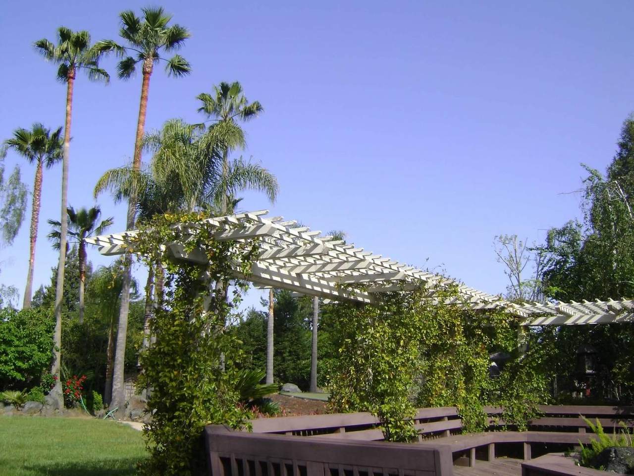 https://bt-photos.global.ssl.fastly.net/siliconv/1280_boomver_1_82044576-2.jpg
