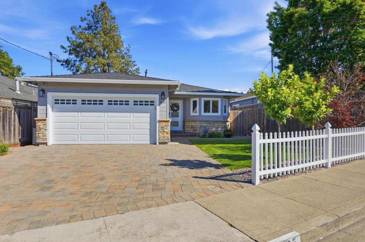 2125 Howard - Photo 1