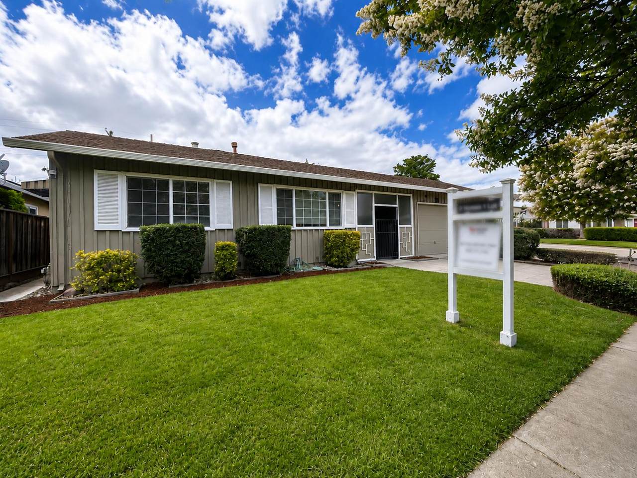 2915 Ross Ave - Photo 1