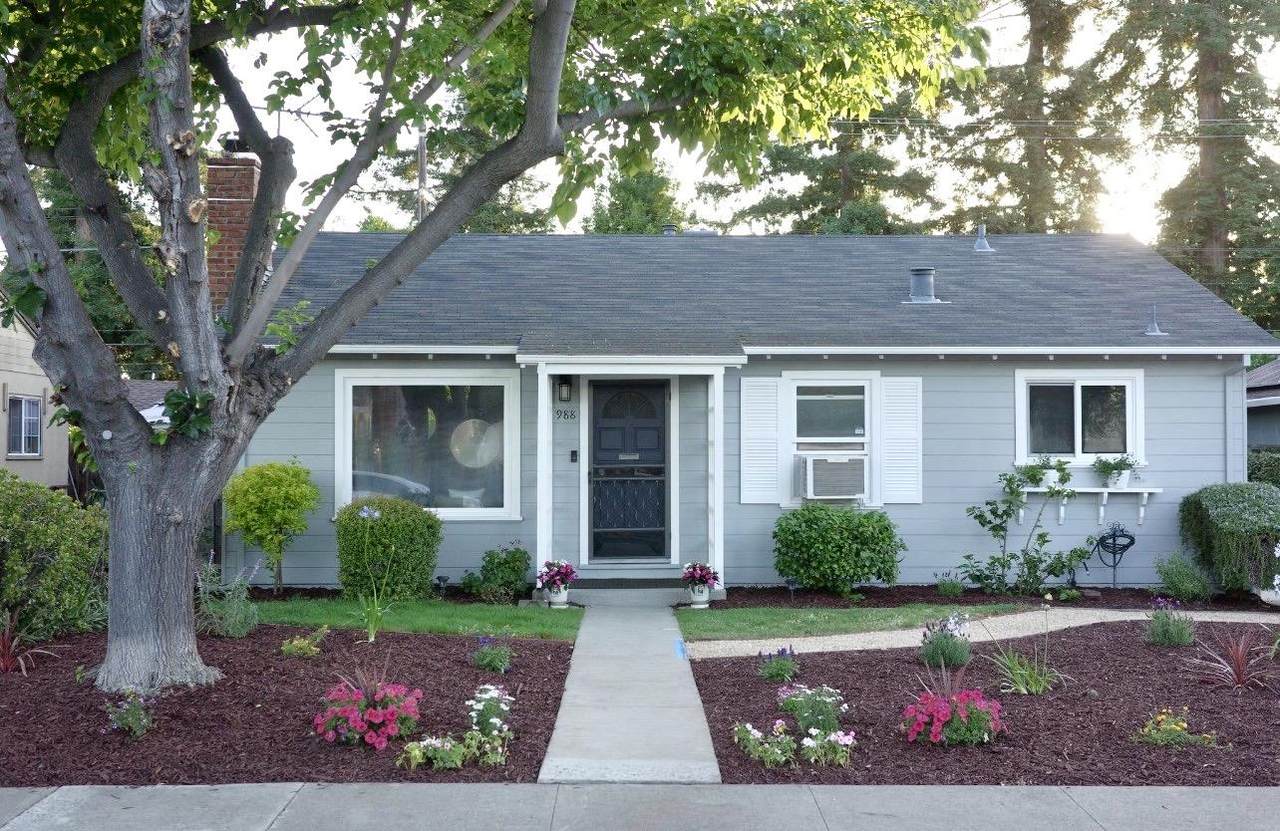 988 Sunset Dr - Photo 1