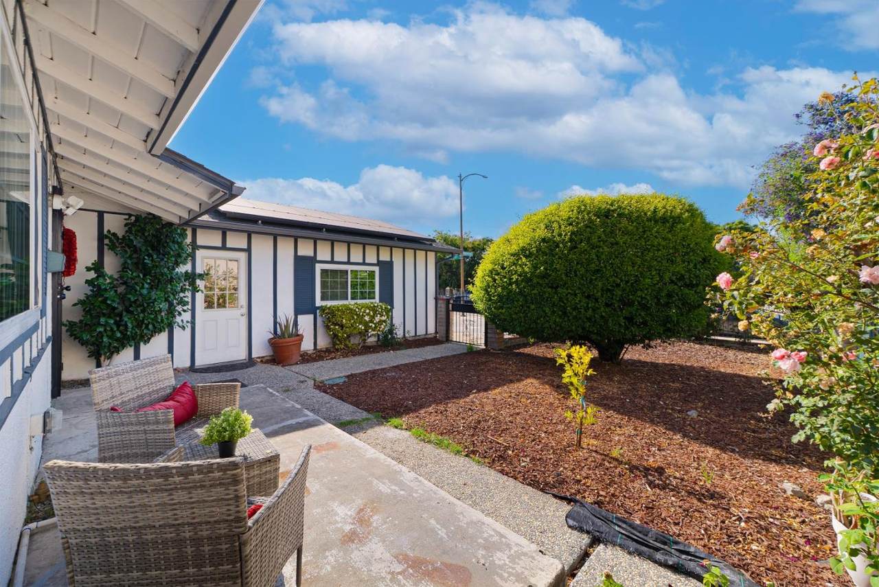 2602 Pendragon Ln - Photo 1