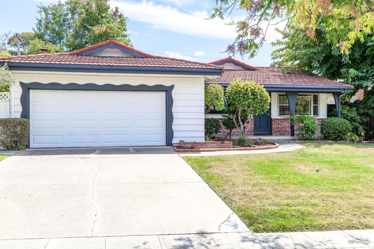 3370 Suncrest Ave - Photo 1