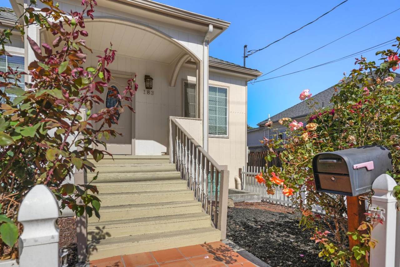183 Rainier St - Photo 1