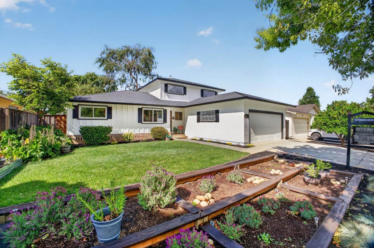 849 Flin Way - Photo 1