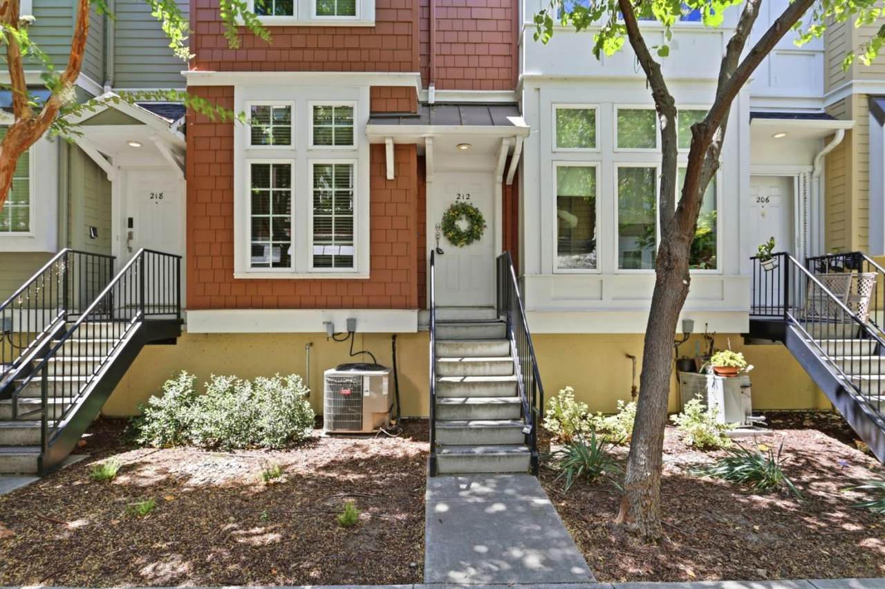 212 Grayson Ter - Photo 1
