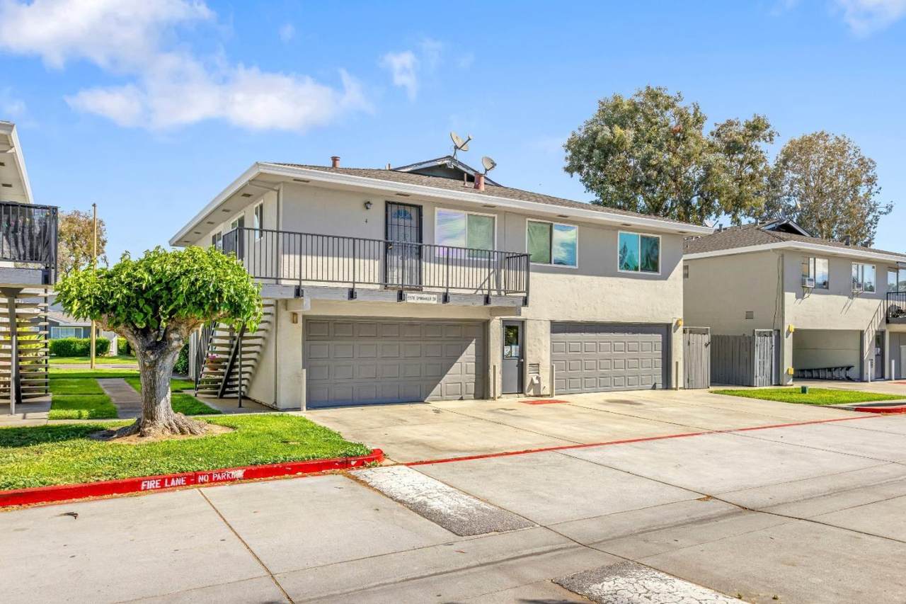 5578 Spinnaker Dr 4 - Photo 1