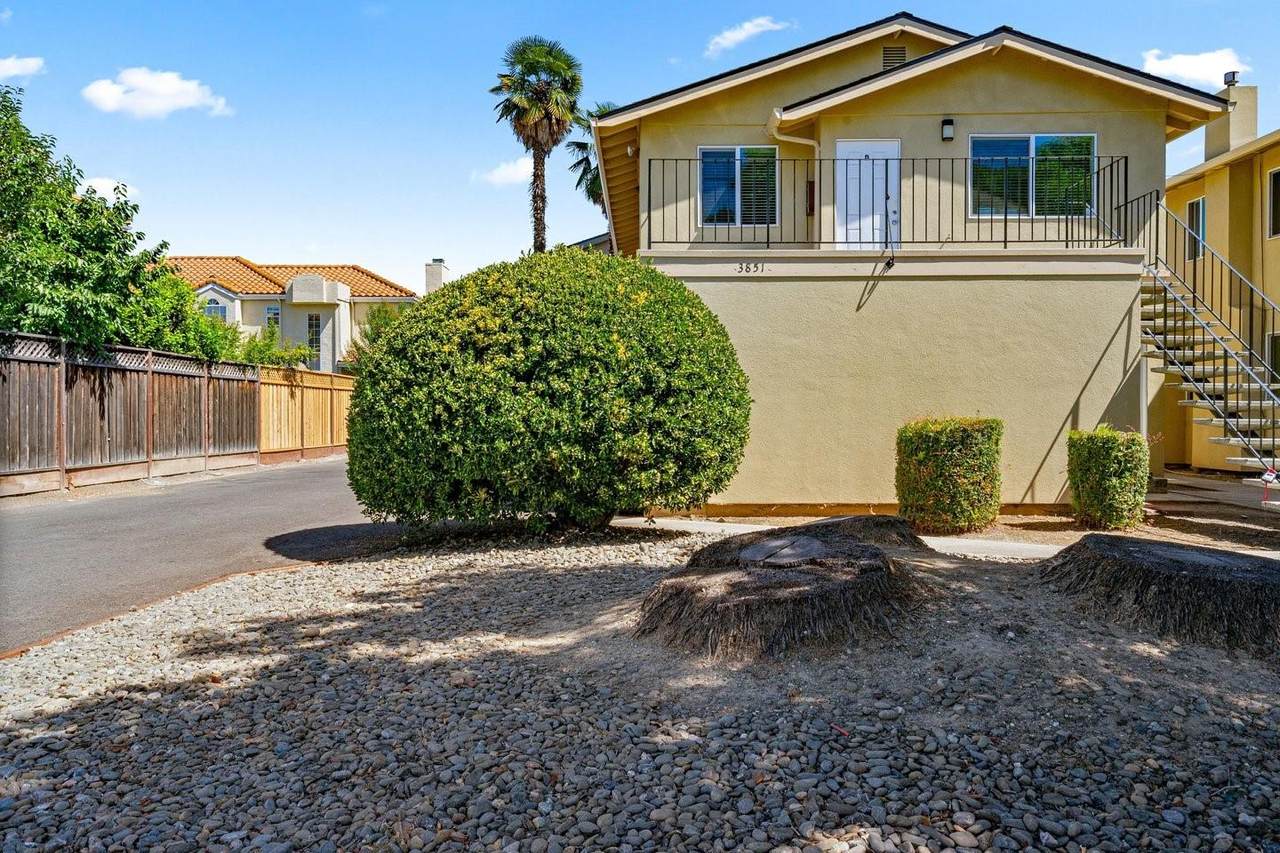 3851 Blackford Ave - Photo 1