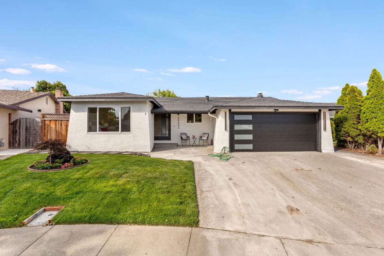 34843 Warwick Ct - Photo 1