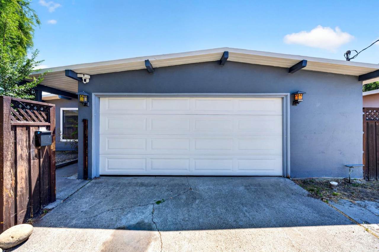 1111 Marionola Way - Photo 1
