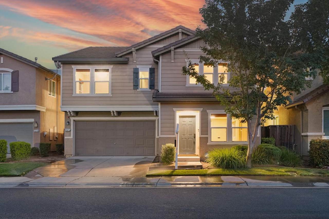 5272 Glimmer Way - Photo 1