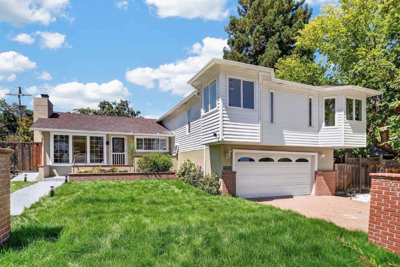 3050 Hastings Ave - Photo 1