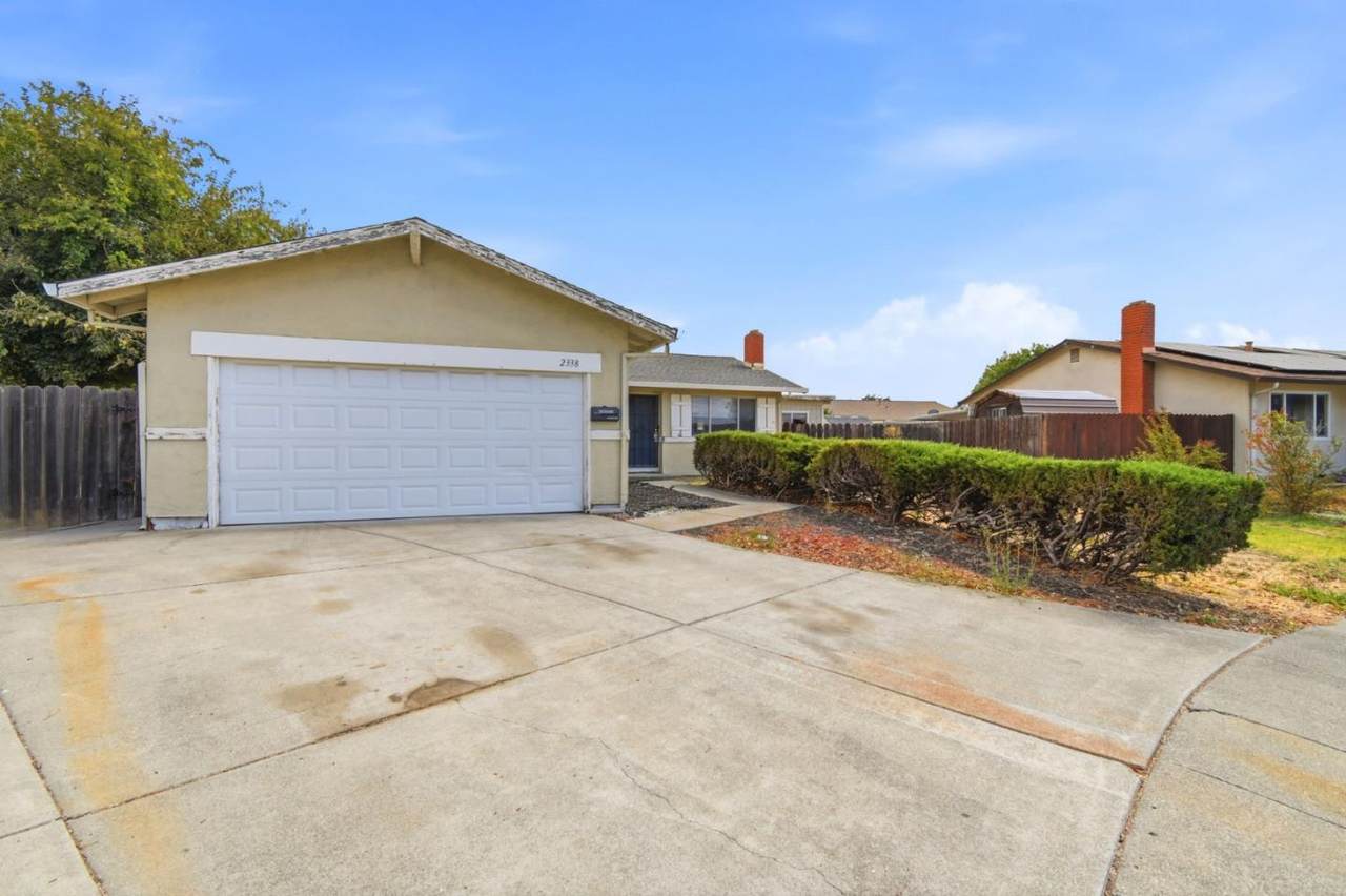 2338 Bobwhite Ct - Photo 1
