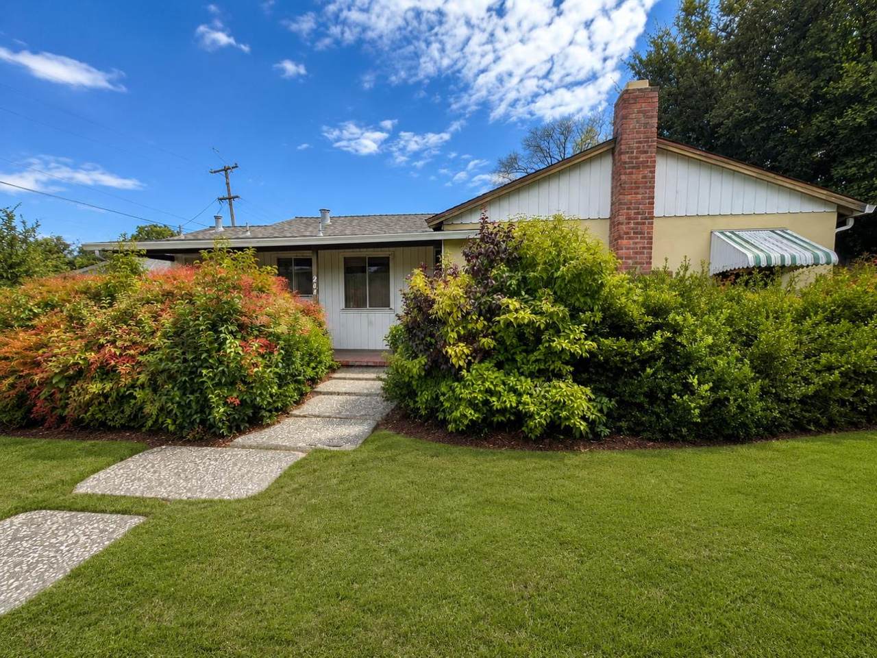 208 Kamson Way - Photo 1