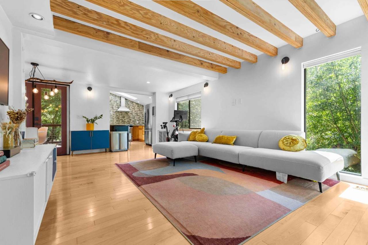 19060 Laurel Dr - Photo 1