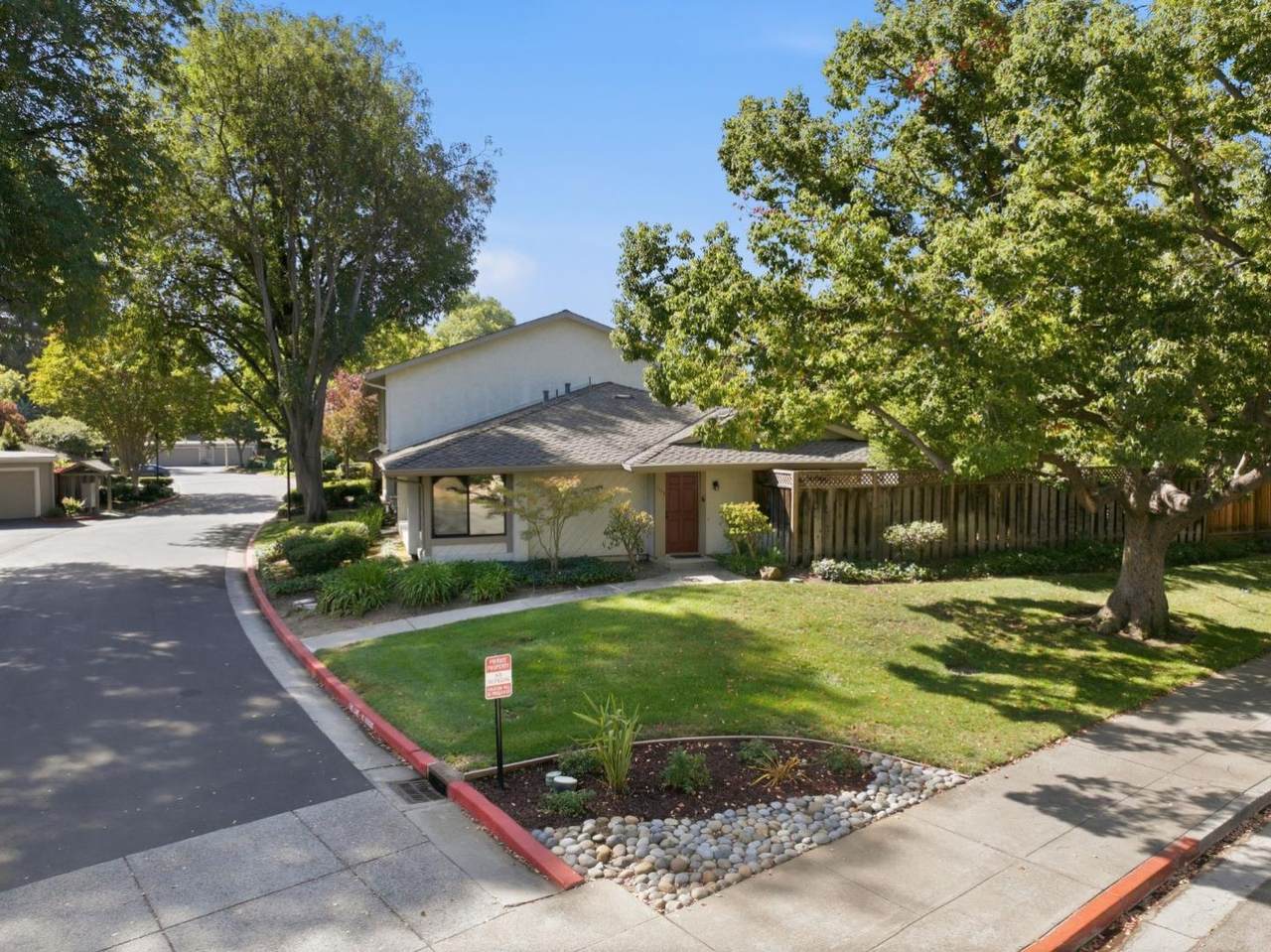 1113 Alonso Dr - Photo 1