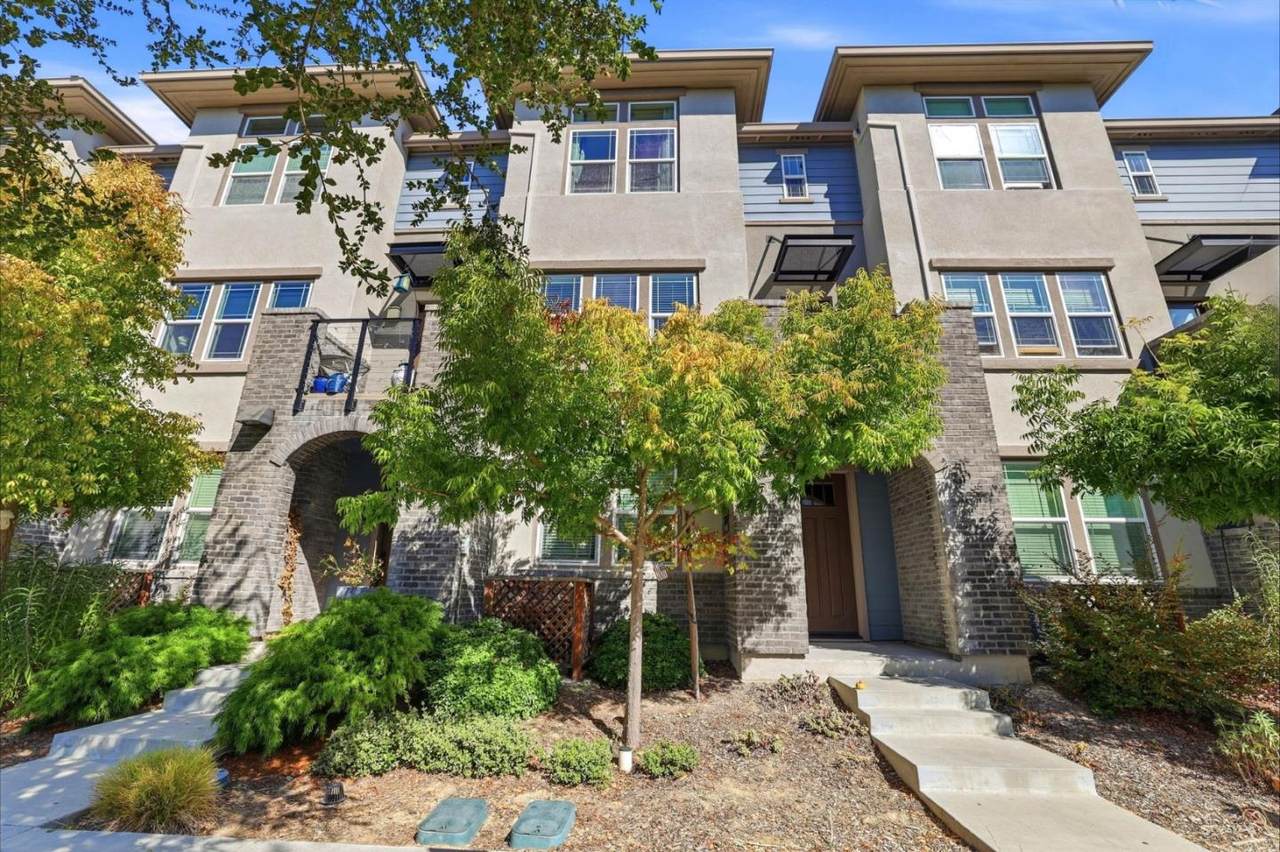 561 San Pasqual Ter 4 - Photo 1
